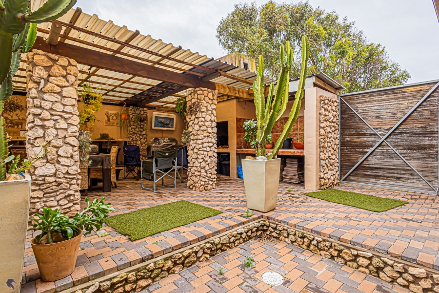 4 Bedroom Property for Sale in Myburgh Park Western Cape